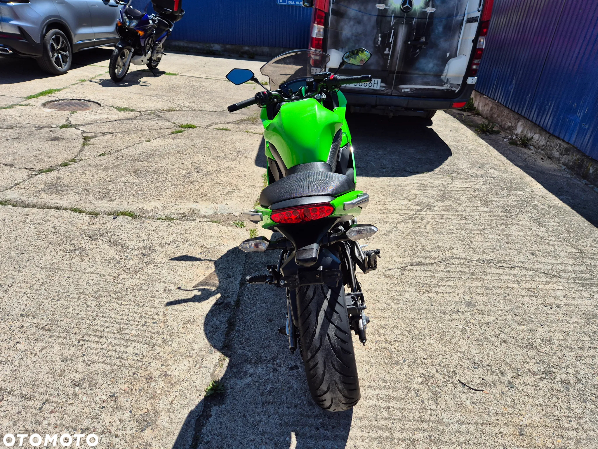 Kawasaki ER - 12