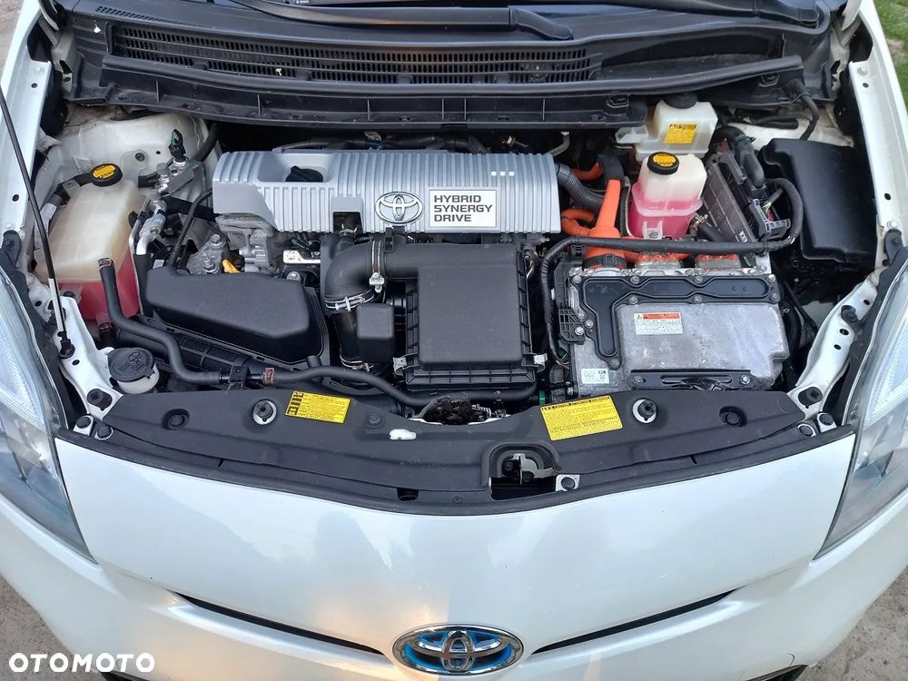 Toyota Prius (Hybrid) Executive - 22