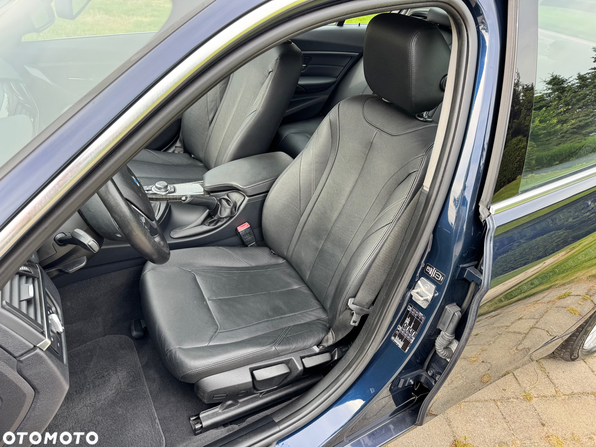 BMW Seria 3 318d Luxury Line - 12
