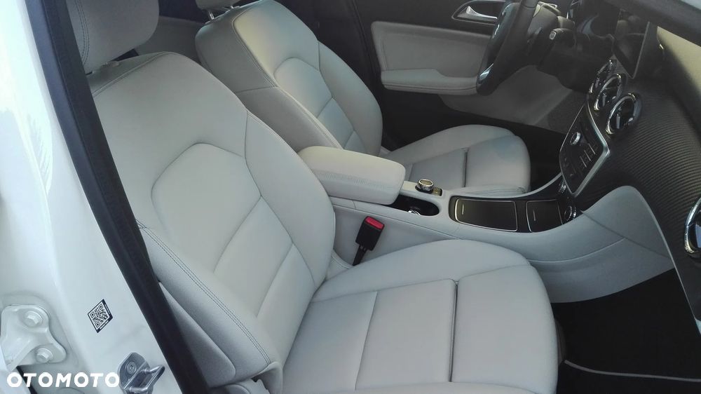 Mercedes-Benz GLA 200 7G-DCT - 8