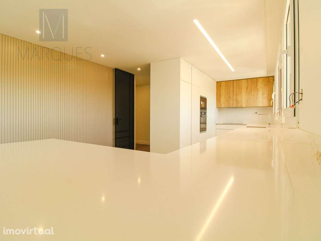 Apartamento T3 + 1 Implex T2 com Parqueamento e Arrecadação na Quin... - Grande imagem: 3/23