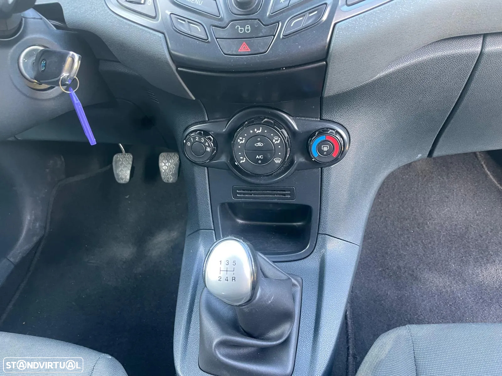 Ford Fiesta - 20