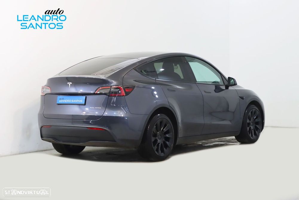 Tesla Model Y Long Range Dual Motor AWD - 3
