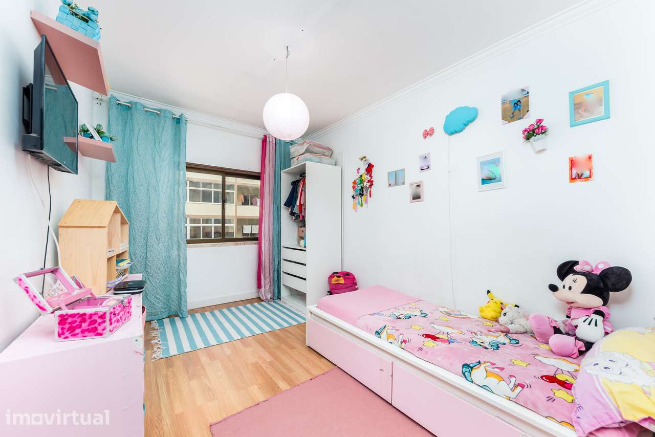APARTAMENTO T3 | REMODELADO | TERRAÇO 100M2 | CENTRO DE MEM MARTINS - Grande imagem: 4/41