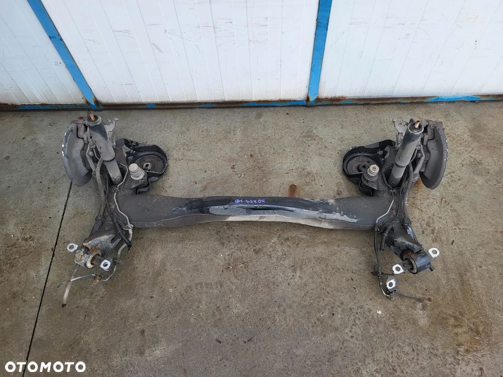 Belka zawieszenia tylna Peugeot 308 T9 HB - 1