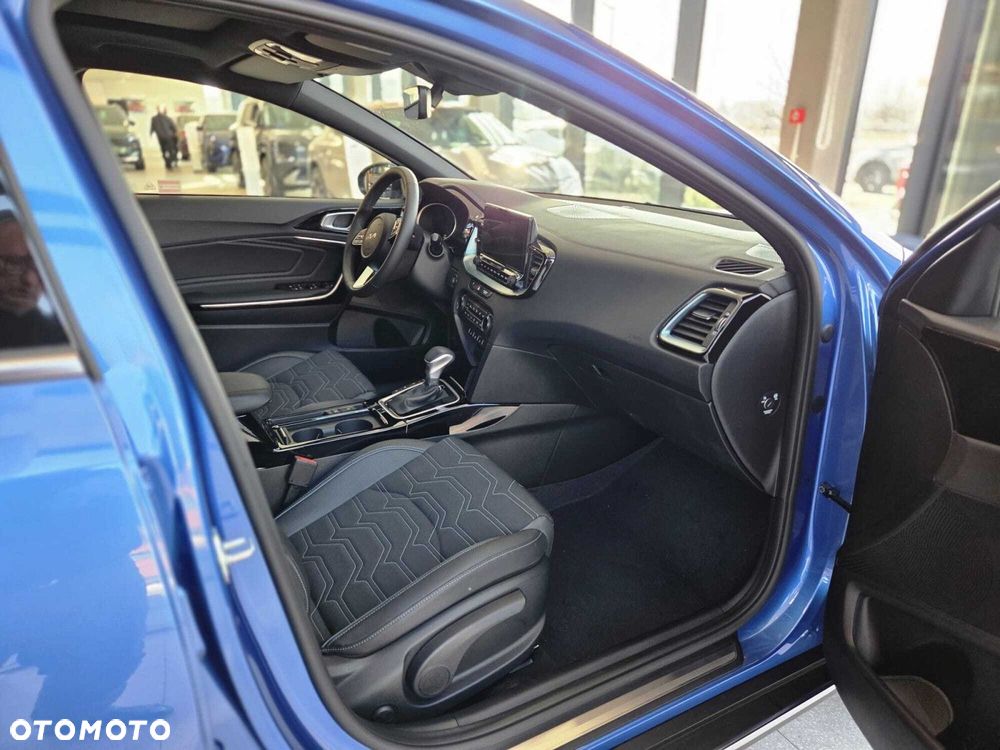 Kia XCeed - 24