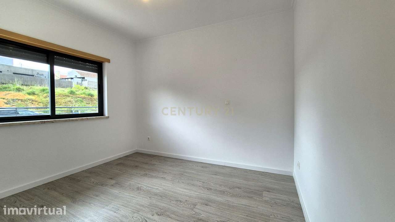 Moradia Isolada T5 de Arquitetura Moderna com Garagem – Quinta da Alem - Grande imagem: 2/25
