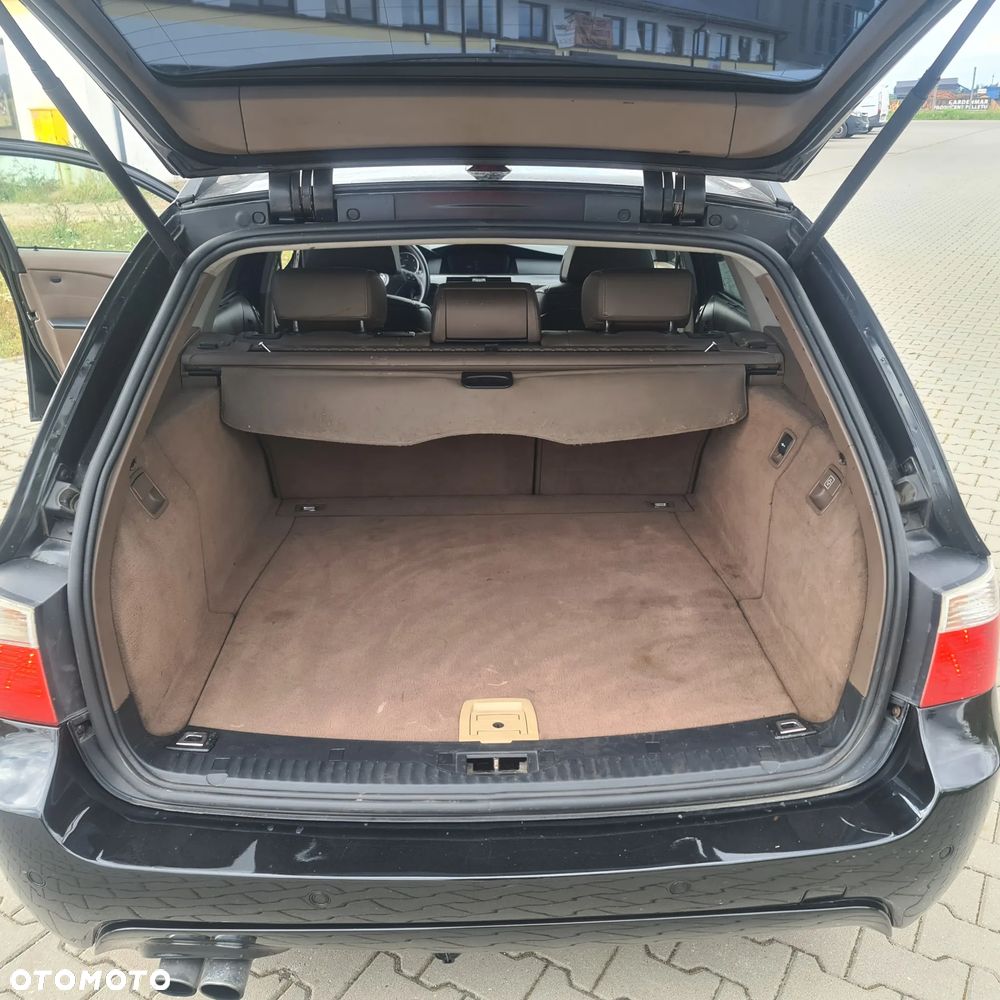 BMW Seria 5 525d - 17