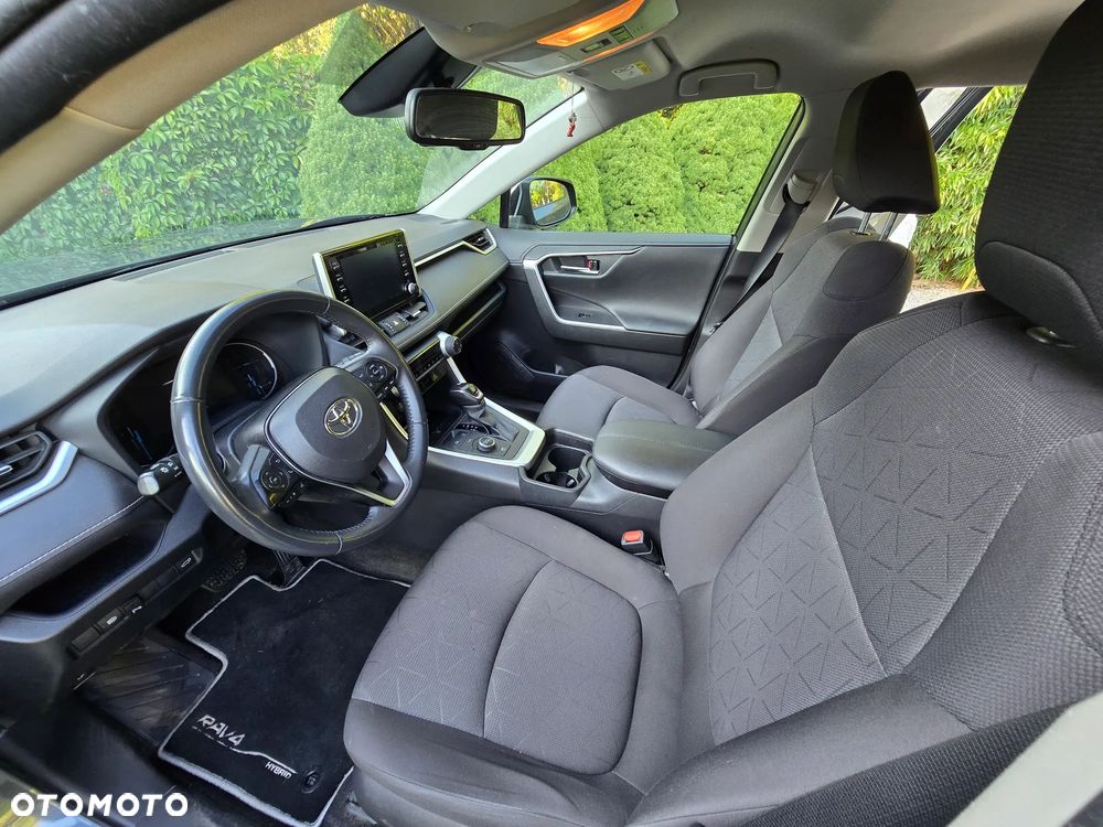 Toyota RAV4 - 6