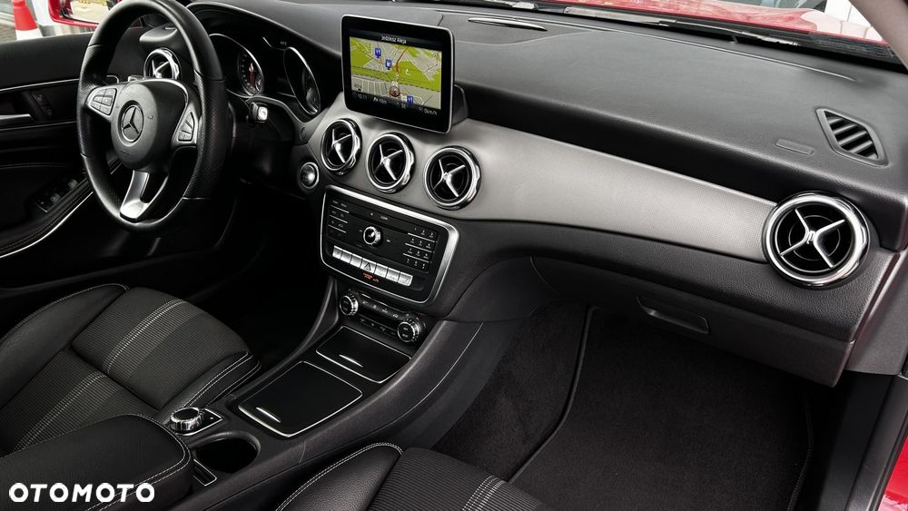 Mercedes-Benz GLA - 22