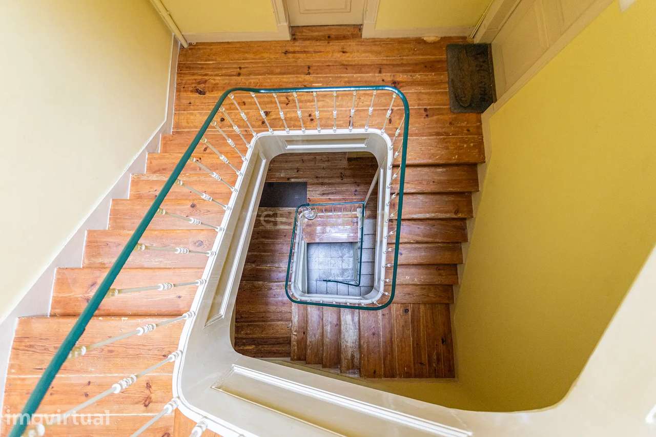 Apartamento T4 Duplex Renovado em Arroios, Lisboa - Grande imagem: 3/32
