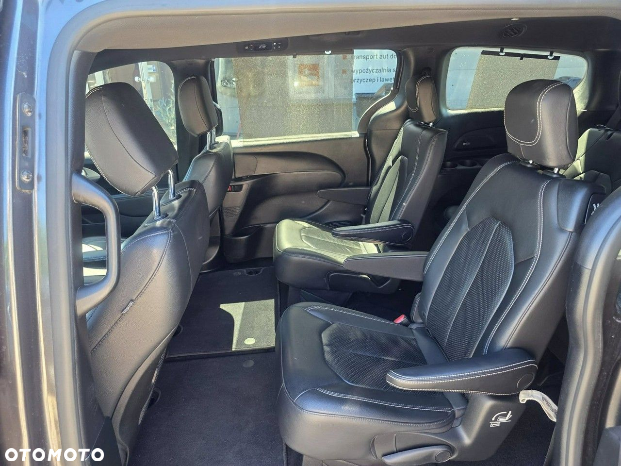 Chrysler Pacifica - 31