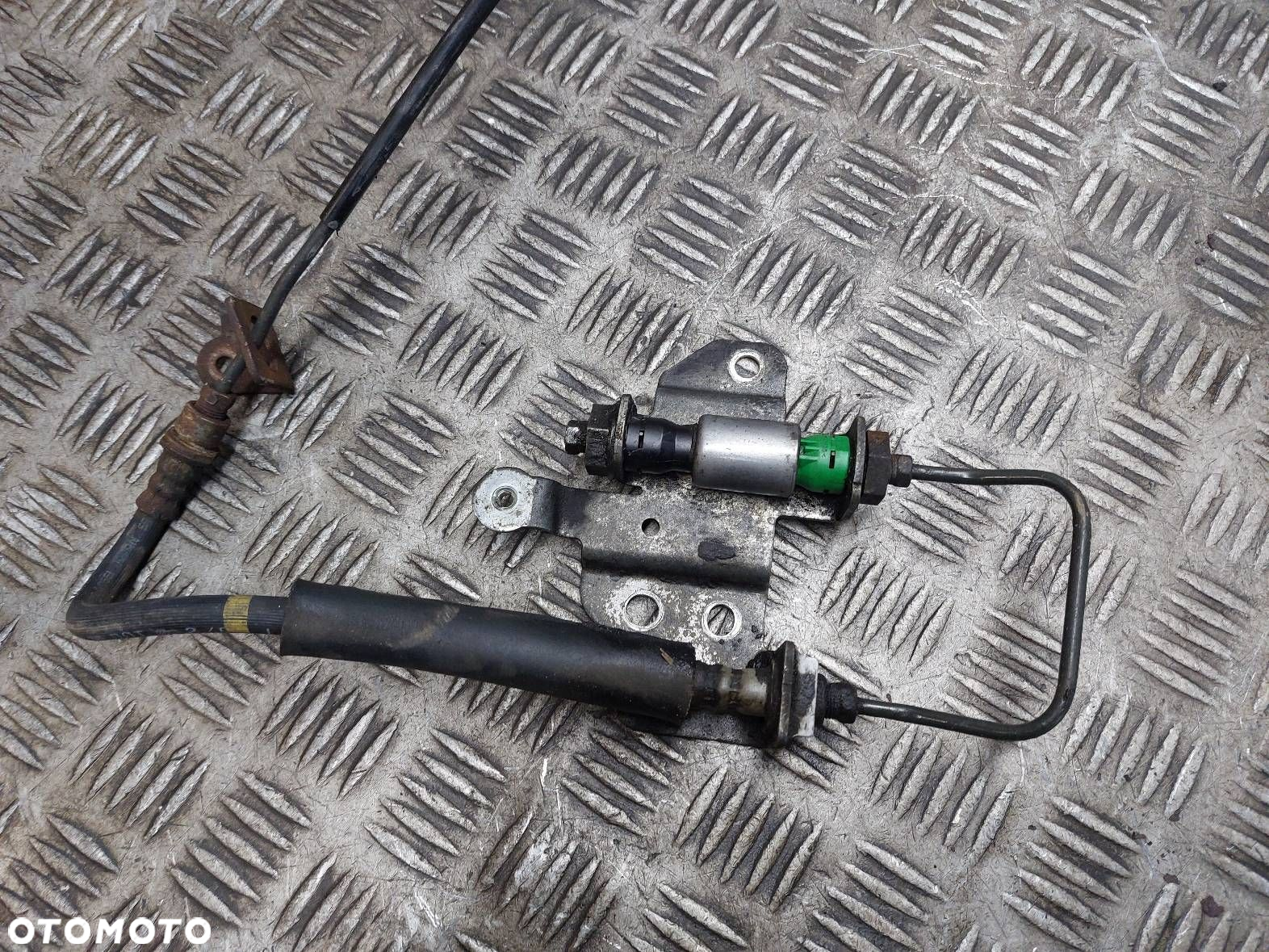 PRZEWÓD WYSPRZĘGLIKA + POMPKA SPRZĘGŁA TOYOTA AVENSIS T25 2.0 D4D - 2