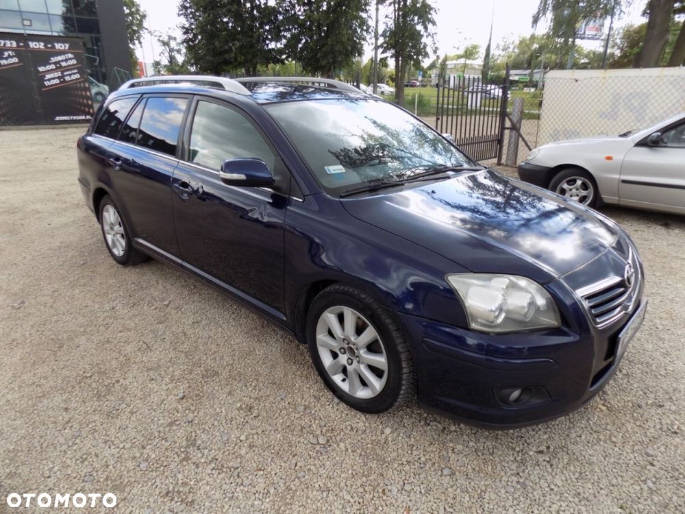 Toyota Avensis - 2