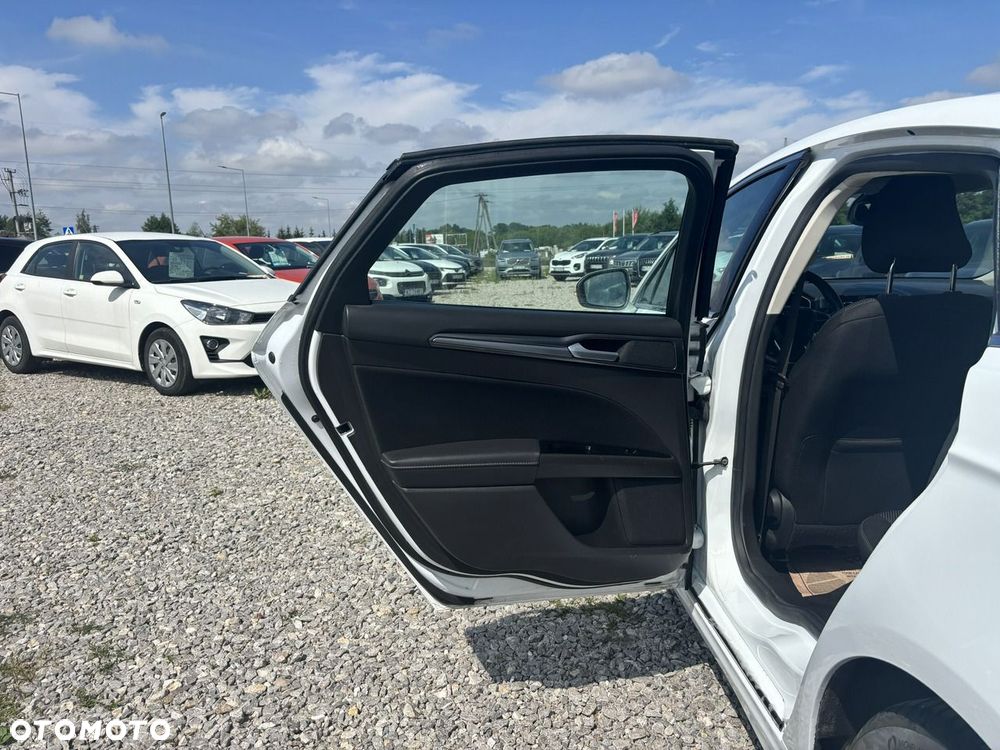 Ford Mondeo - 31
