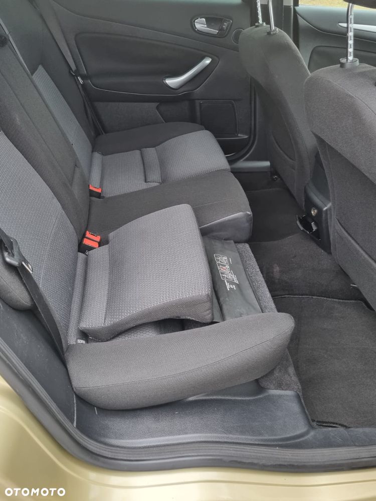 Ford Mondeo - 8