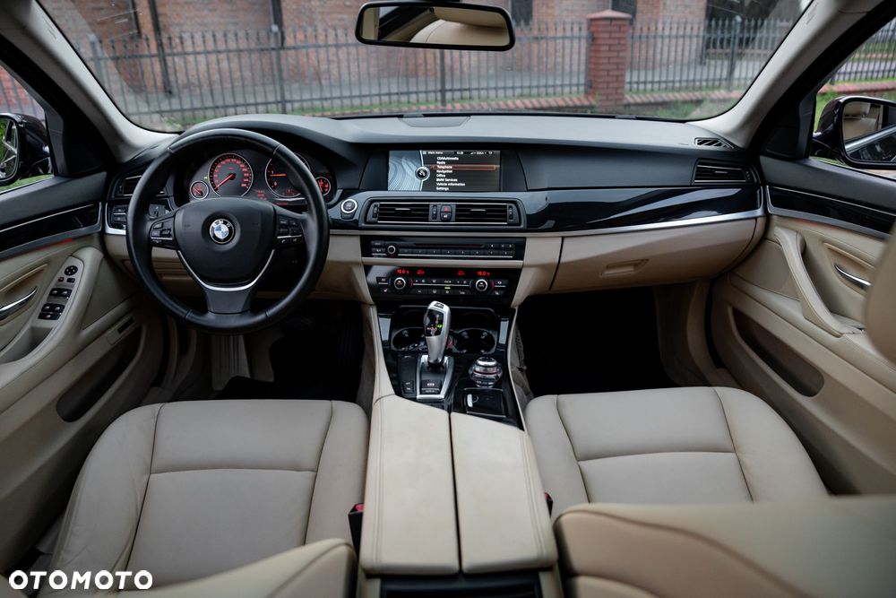 BMW Seria 5 520d Sport-Aut - 29