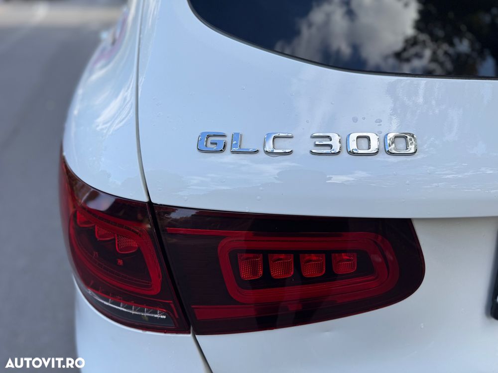 Mercedes-Benz GLC 300 4Matic 9G-TRONIC AMG Line - 15