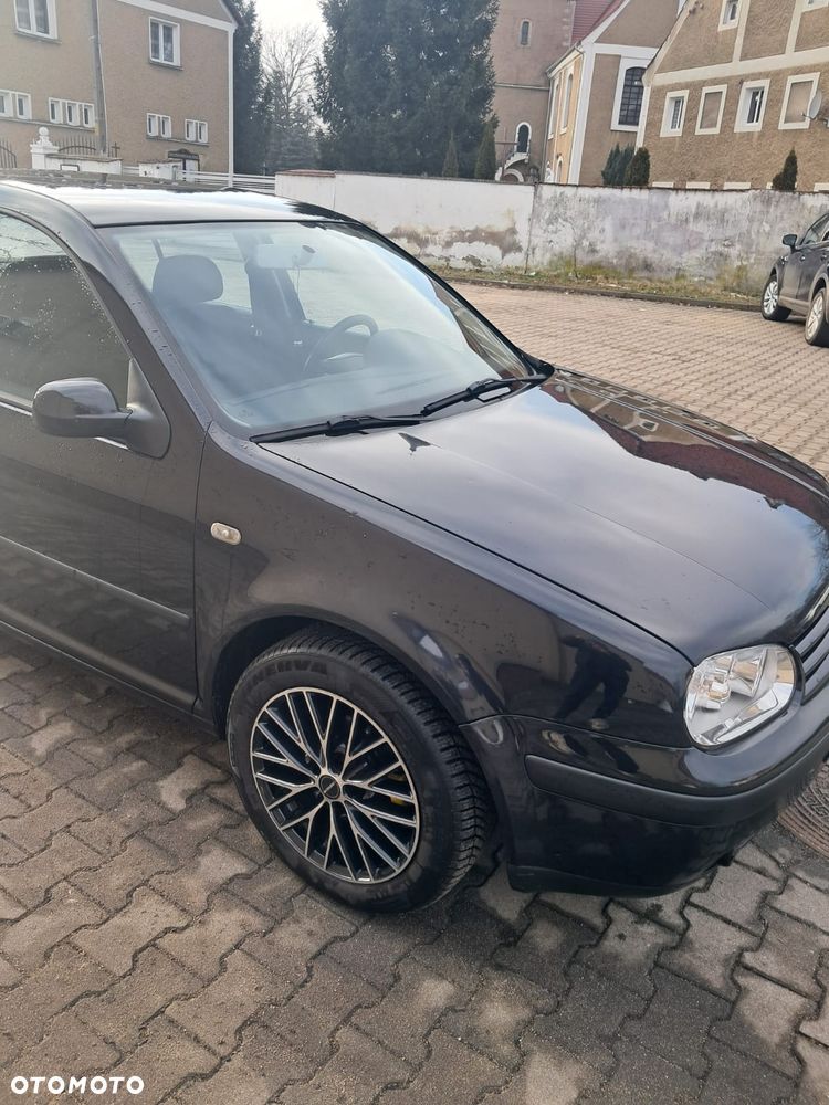 Volkswagen Golf - 4