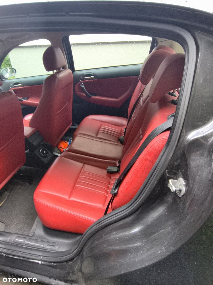 Alfa Romeo 147 1.9 JTD 8V M-Jet DPF Distinctive - 6