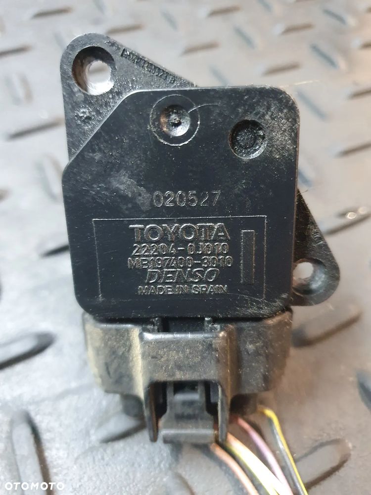 PRZEPŁYWOMIERZ TOYOTA YARIS I COROLLA VERSO AVENSIS II T25 22204-0J010 - 8