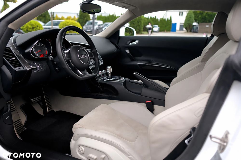 Audi R8 Coupé 4.2 Quattro R tronic - 23
