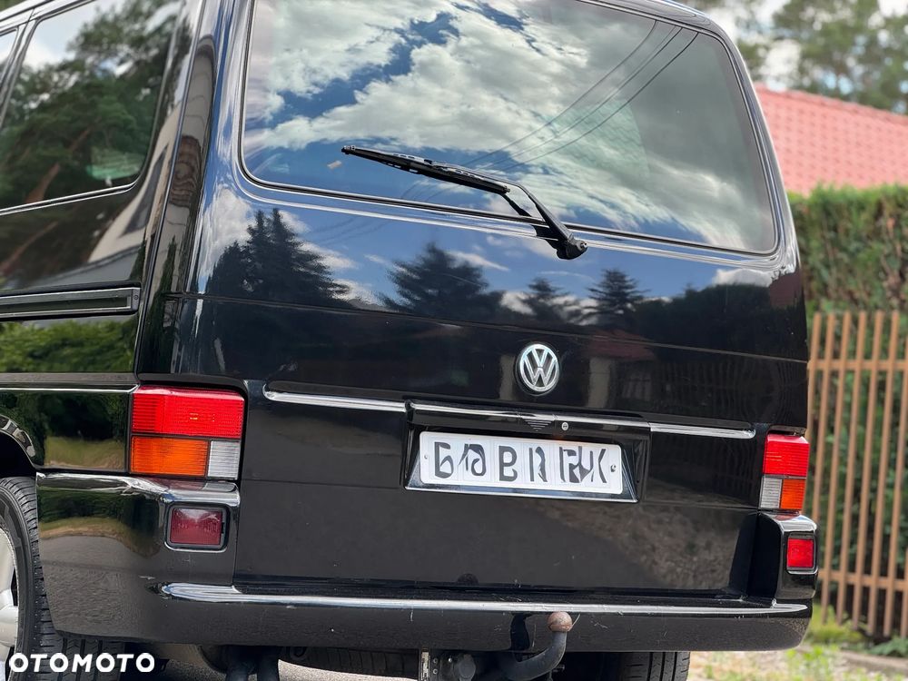 Volkswagen Caravelle - 10