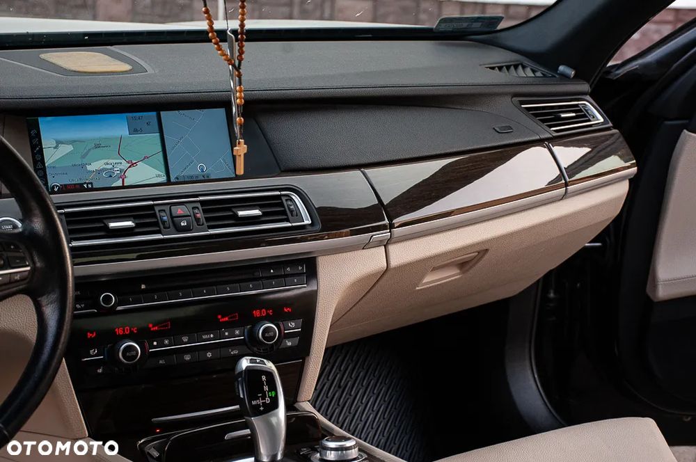 BMW Seria 7 740d xDrive - 11