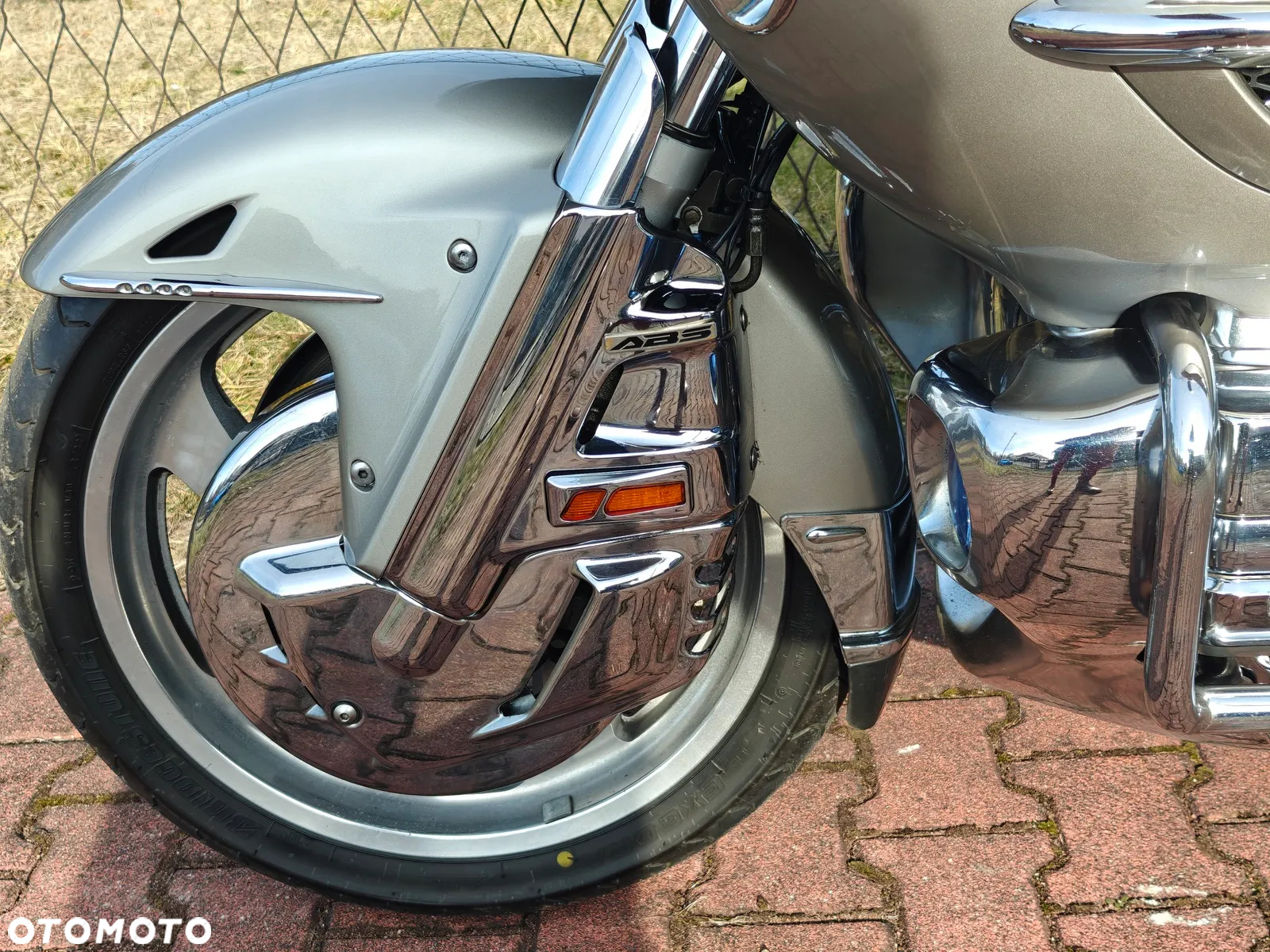 Honda GL - 25