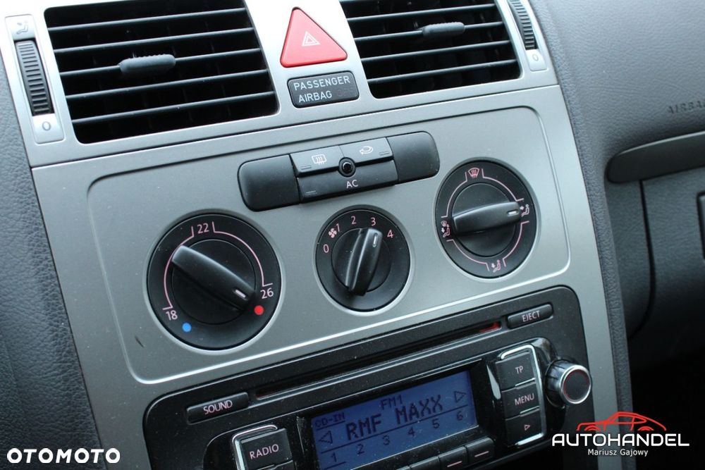 Volkswagen Touran - 14