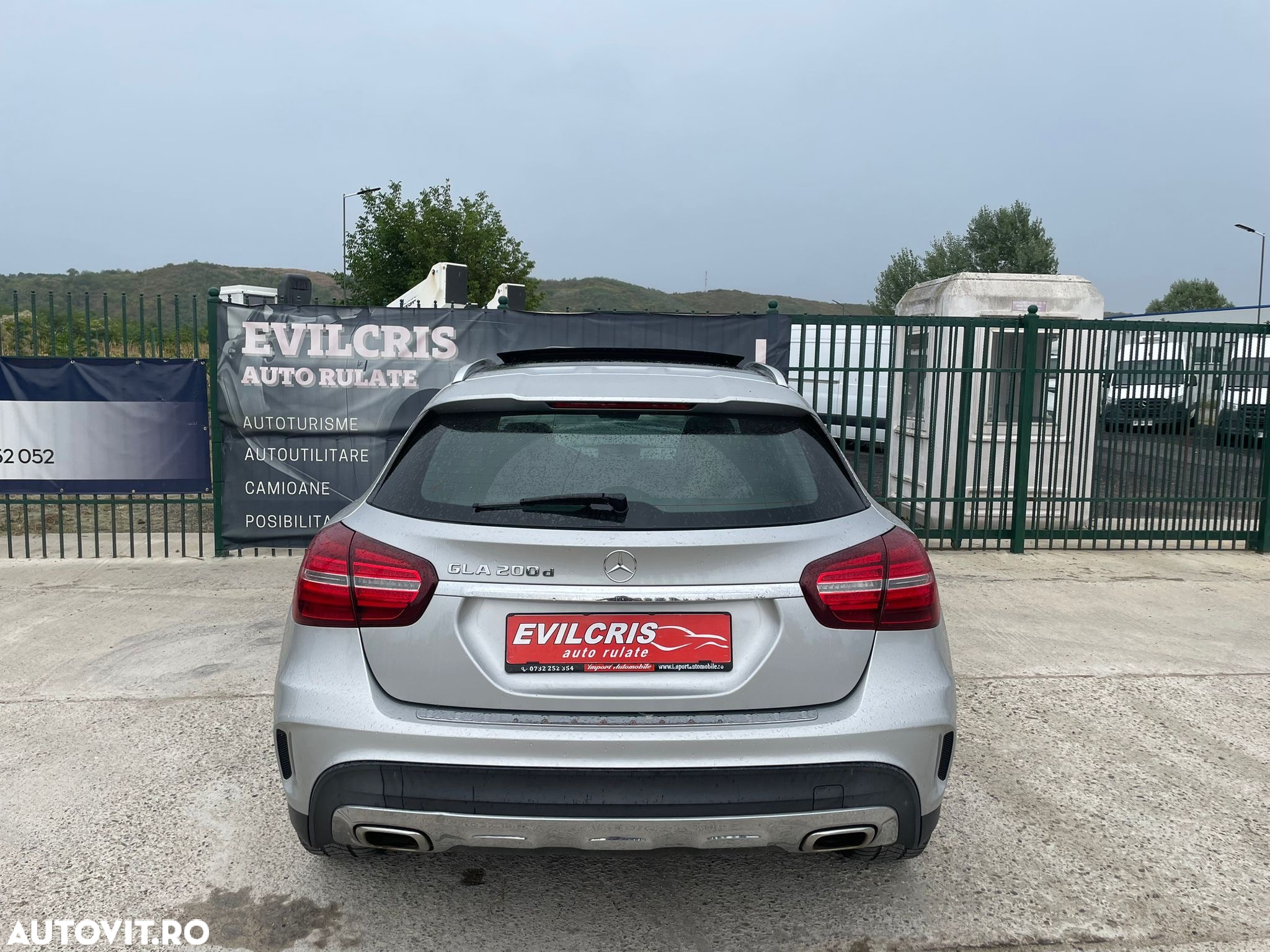 Mercedes-Benz GLA 200 d Aut. - 13