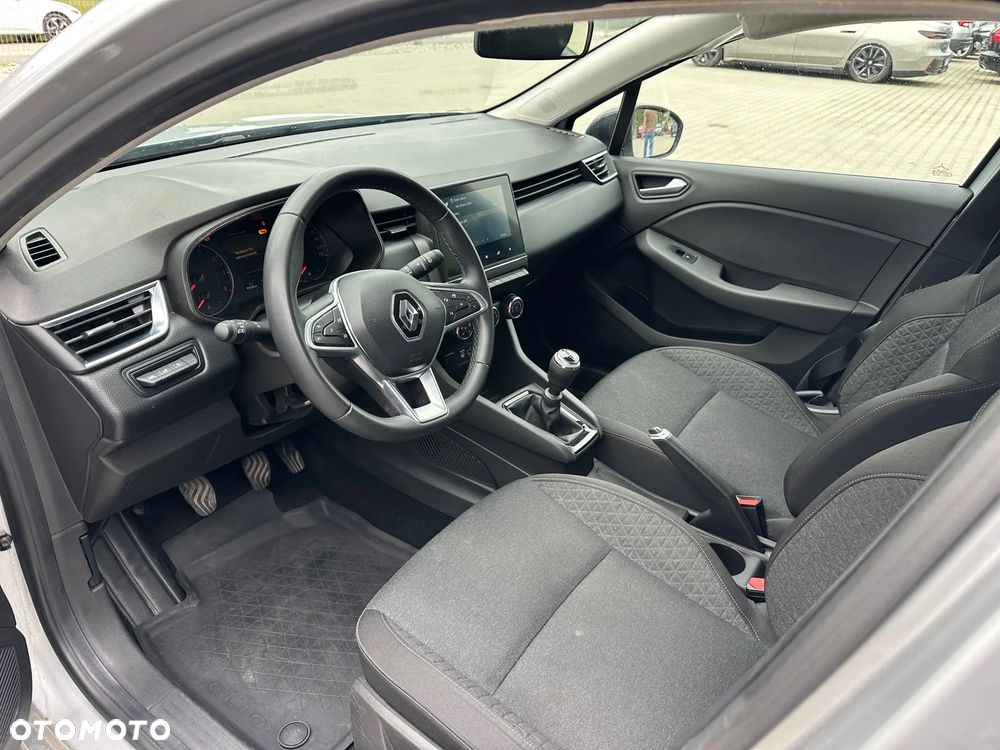 Renault Clio - 11