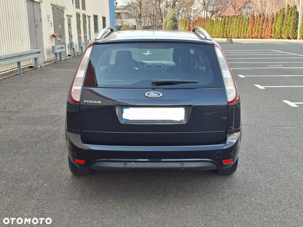 Ford Focus 2.0 16V Titanium - 12