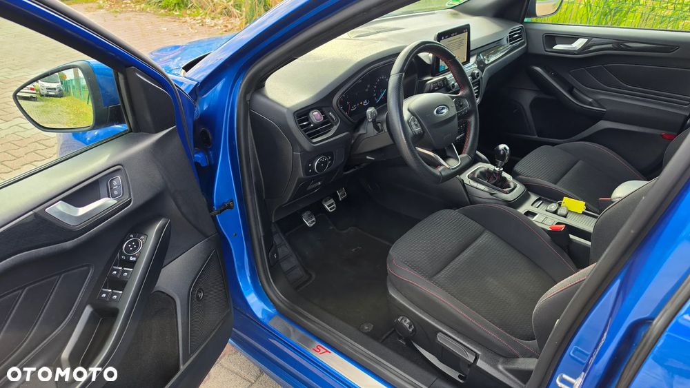 Ford Focus SW 2.0 EcoBlue S&S ST-LINE - 11
