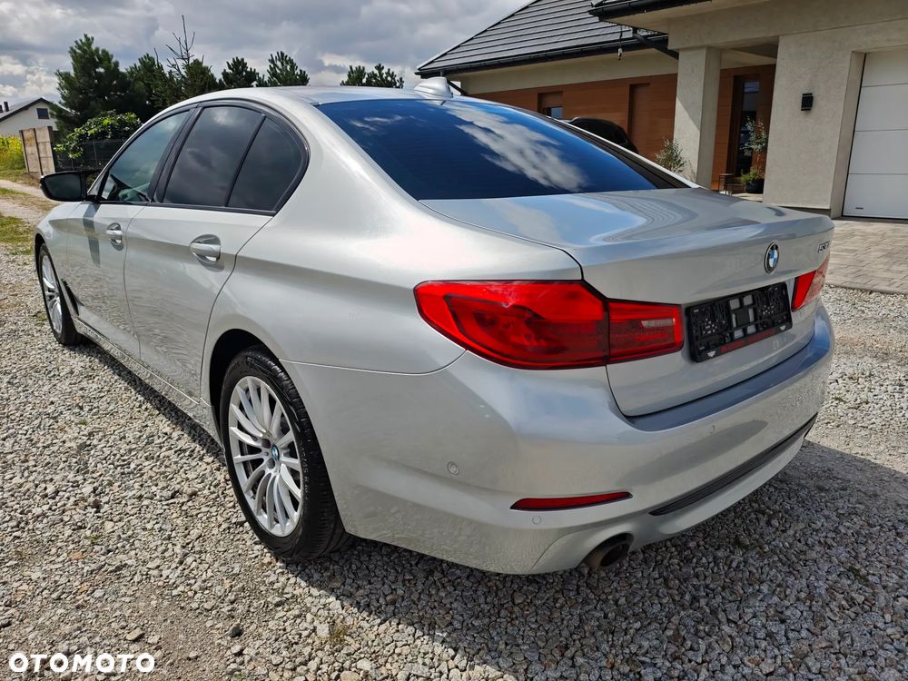 BMW Seria 5 530i Sport Line - 3