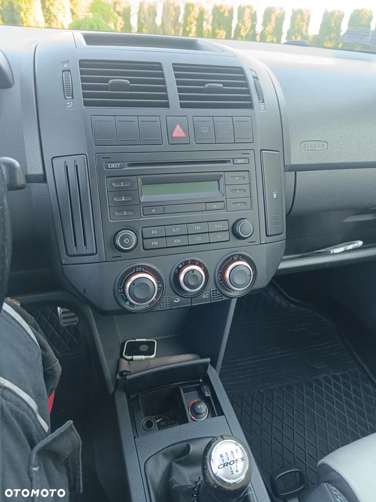 Volkswagen Polo 1.4 TDI Comfortline - 6