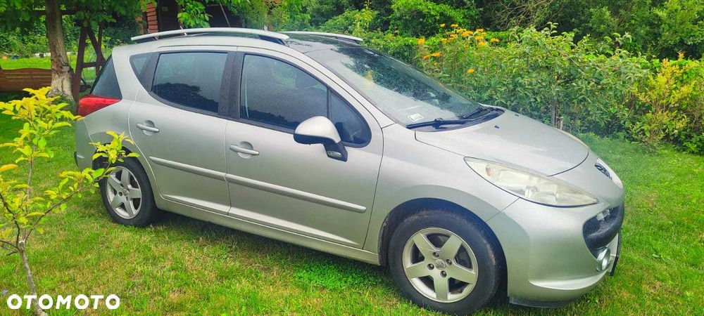 Peugeot 207 - 1