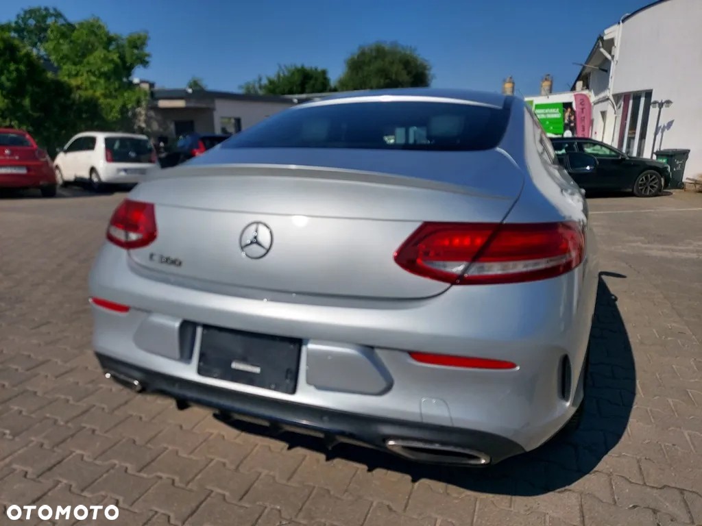 Mercedes-Benz Klasa C 300 Coupe 9G-TRONIC AMG Line - 23