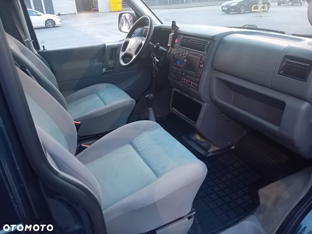 Volkswagen Multivan - 8