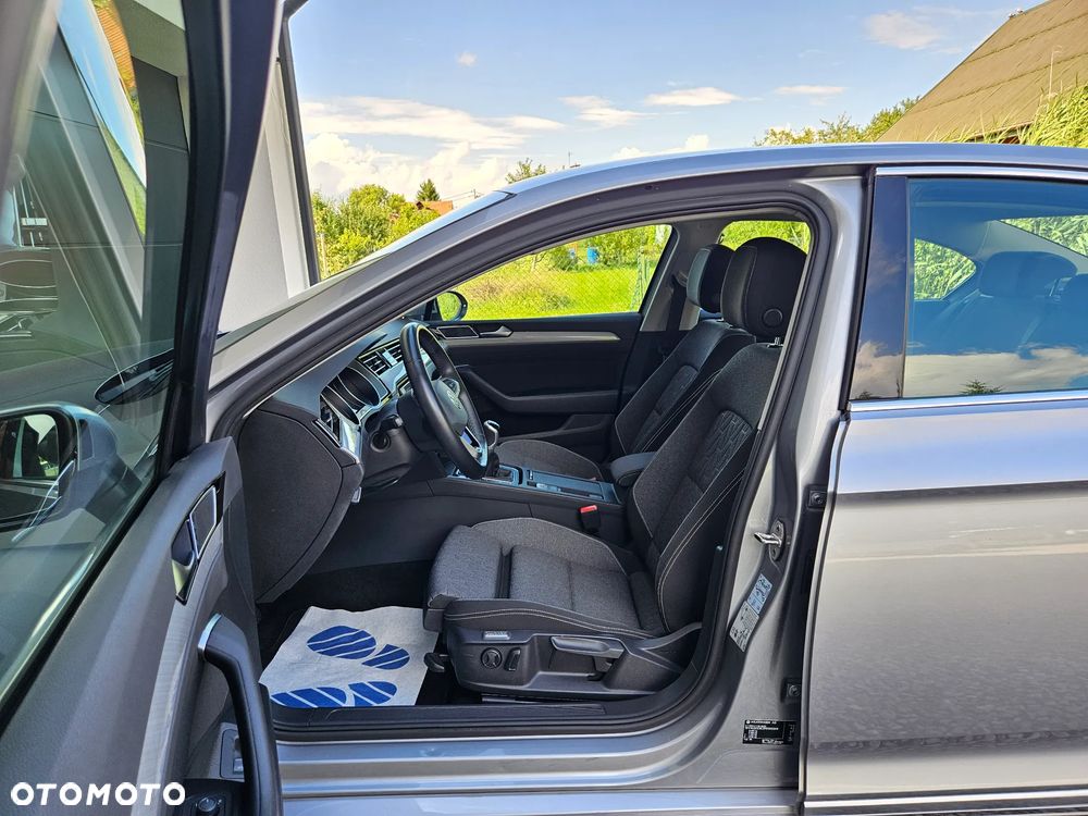 Volkswagen Passat 2.0 TDI EVO Business - 9