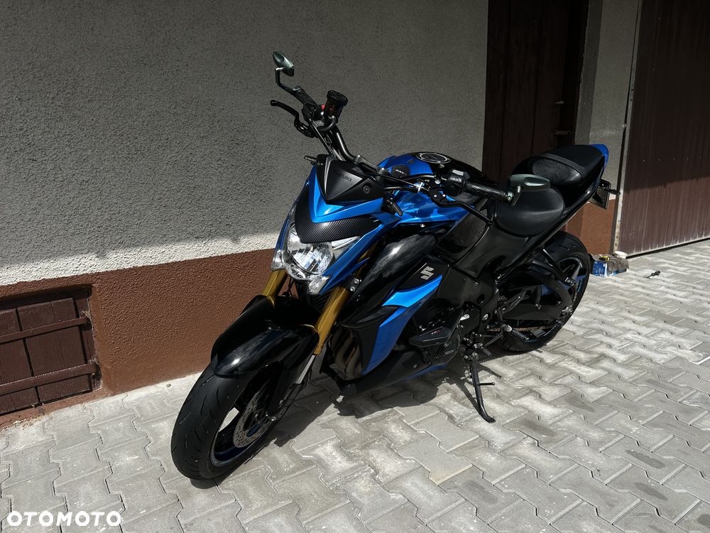 Suzuki GSX - 29