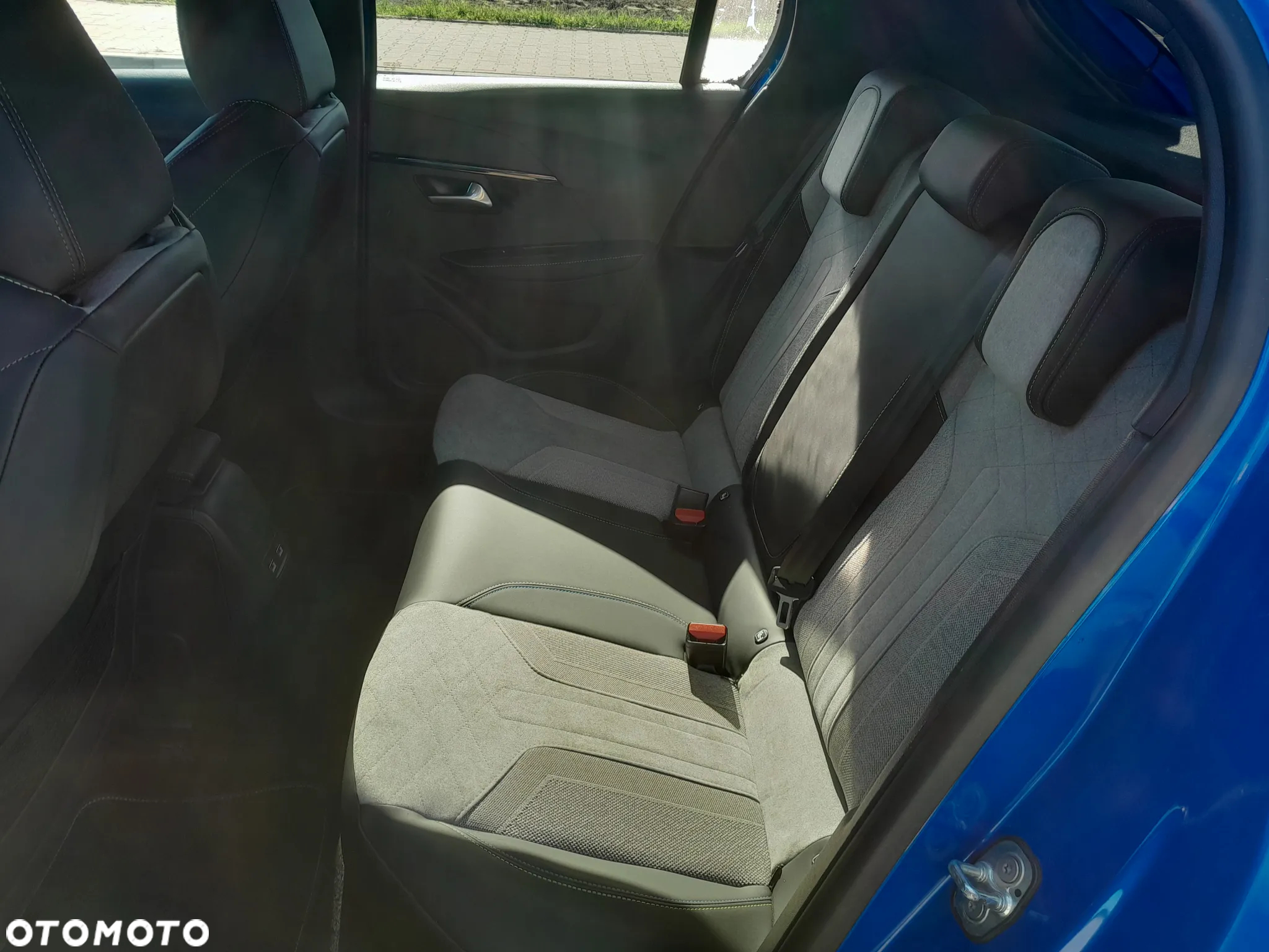 Peugeot 208 e-208 50kWh GT - 12
