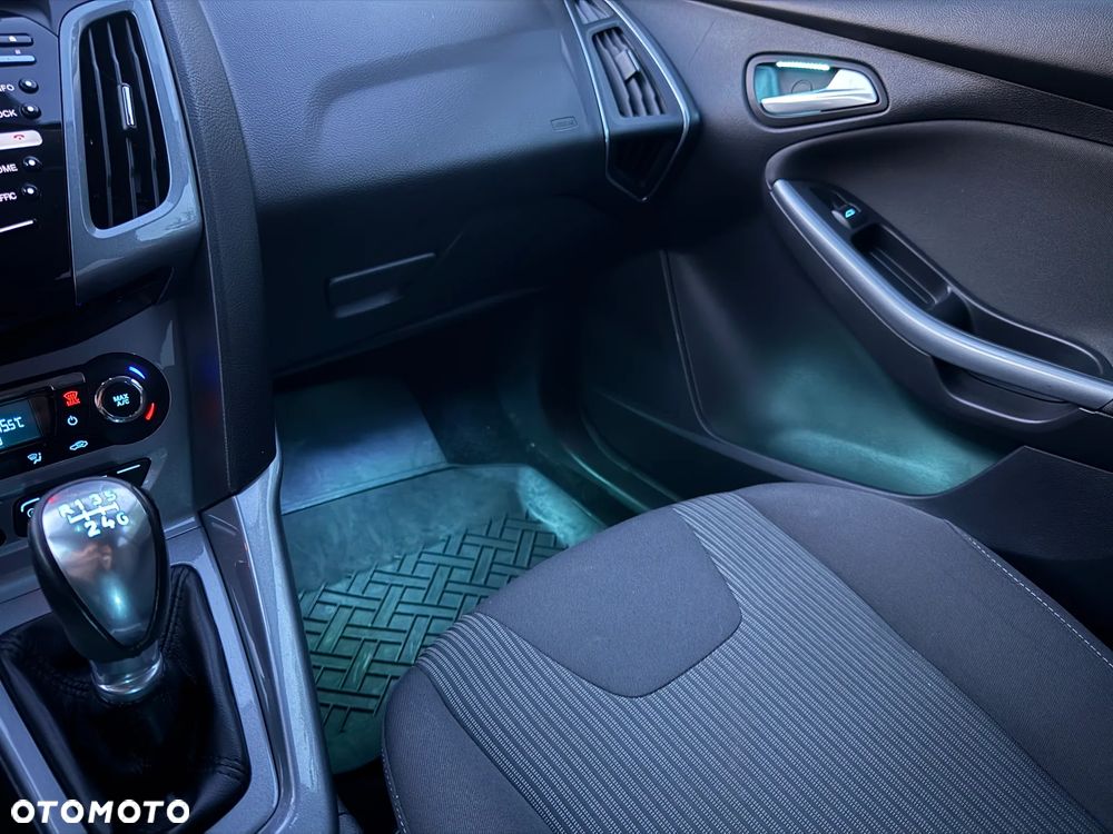 Ford Focus - 33