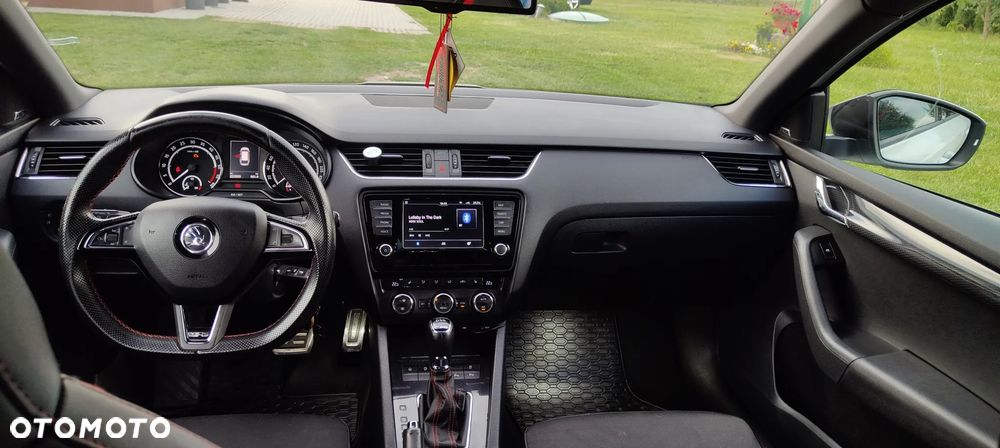 Skoda Octavia 2.0 TDI RS DSG - 9