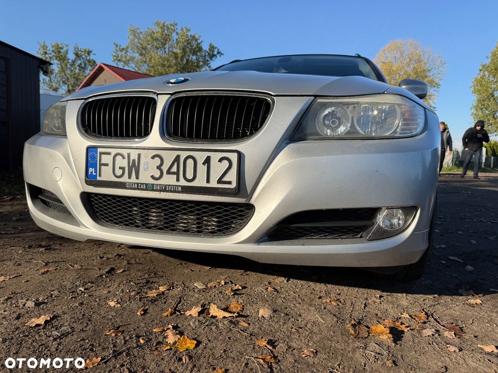 BMW Seria 3 320d DPF Touring - 13