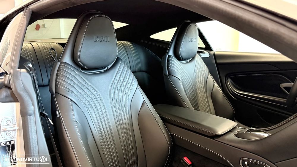 Aston Martin DB11 Coupé V8 - 21