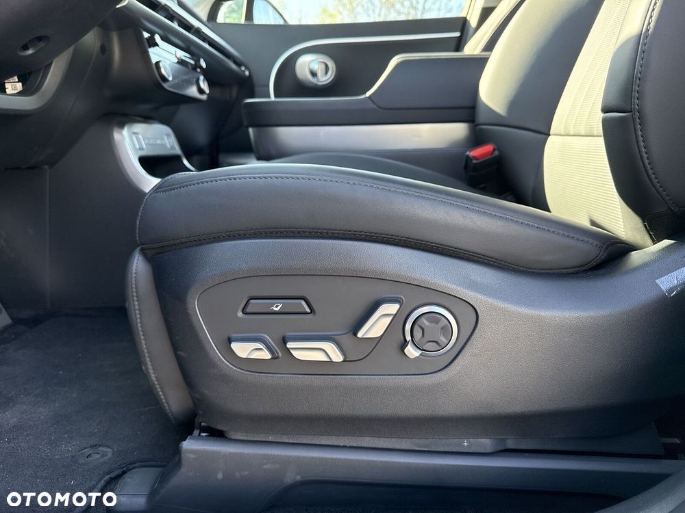 Hyundai IONIQ 9 110kWh Calligraphy AWD - 11