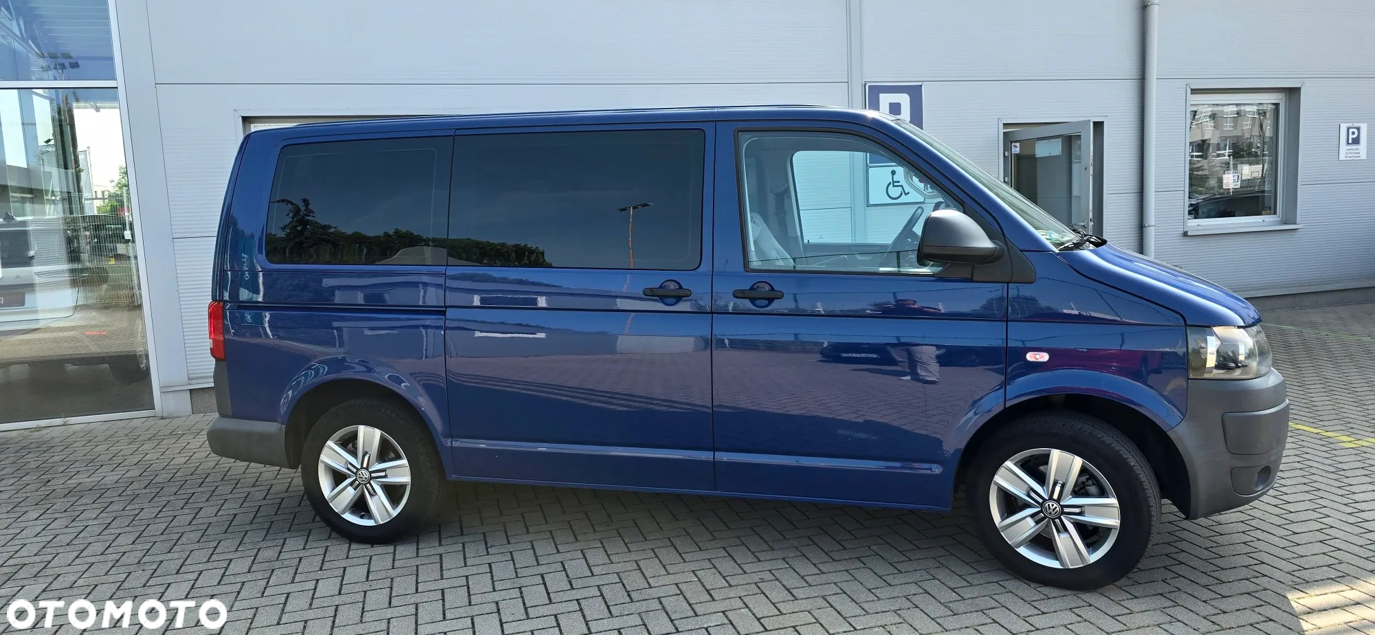 Volkswagen Caravelle - 6