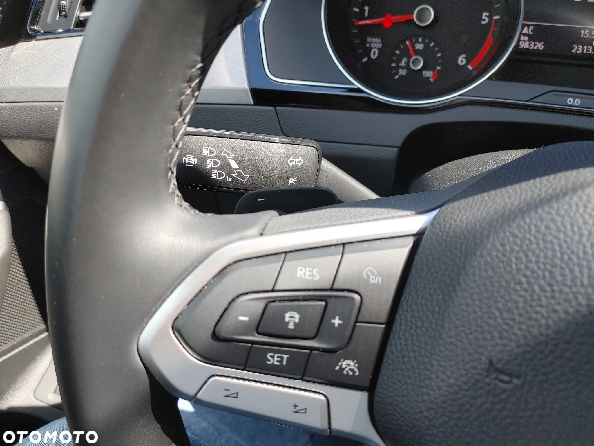 Volkswagen Passat 2.0 TDI Business DSG - 17