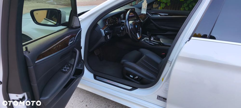 BMW Seria 5 530i Sport Line - 22